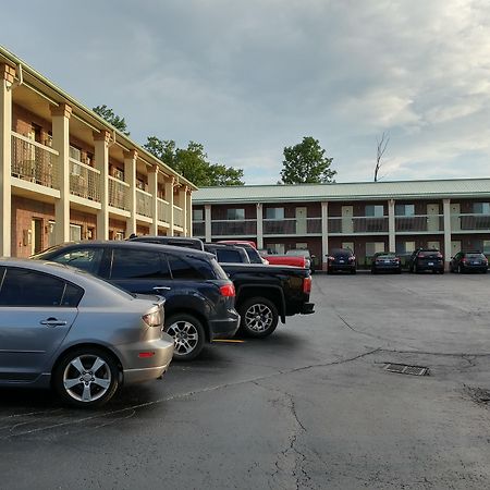 Quality Inn & Suites 1000 Islands Gananoque Εξωτερικό φωτογραφία