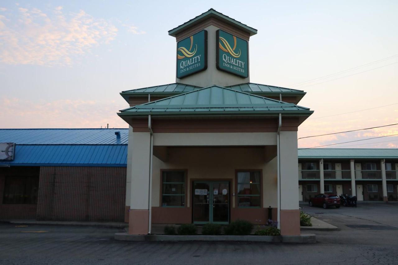 Quality Inn & Suites 1000 Islands Gananoque Εξωτερικό φωτογραφία