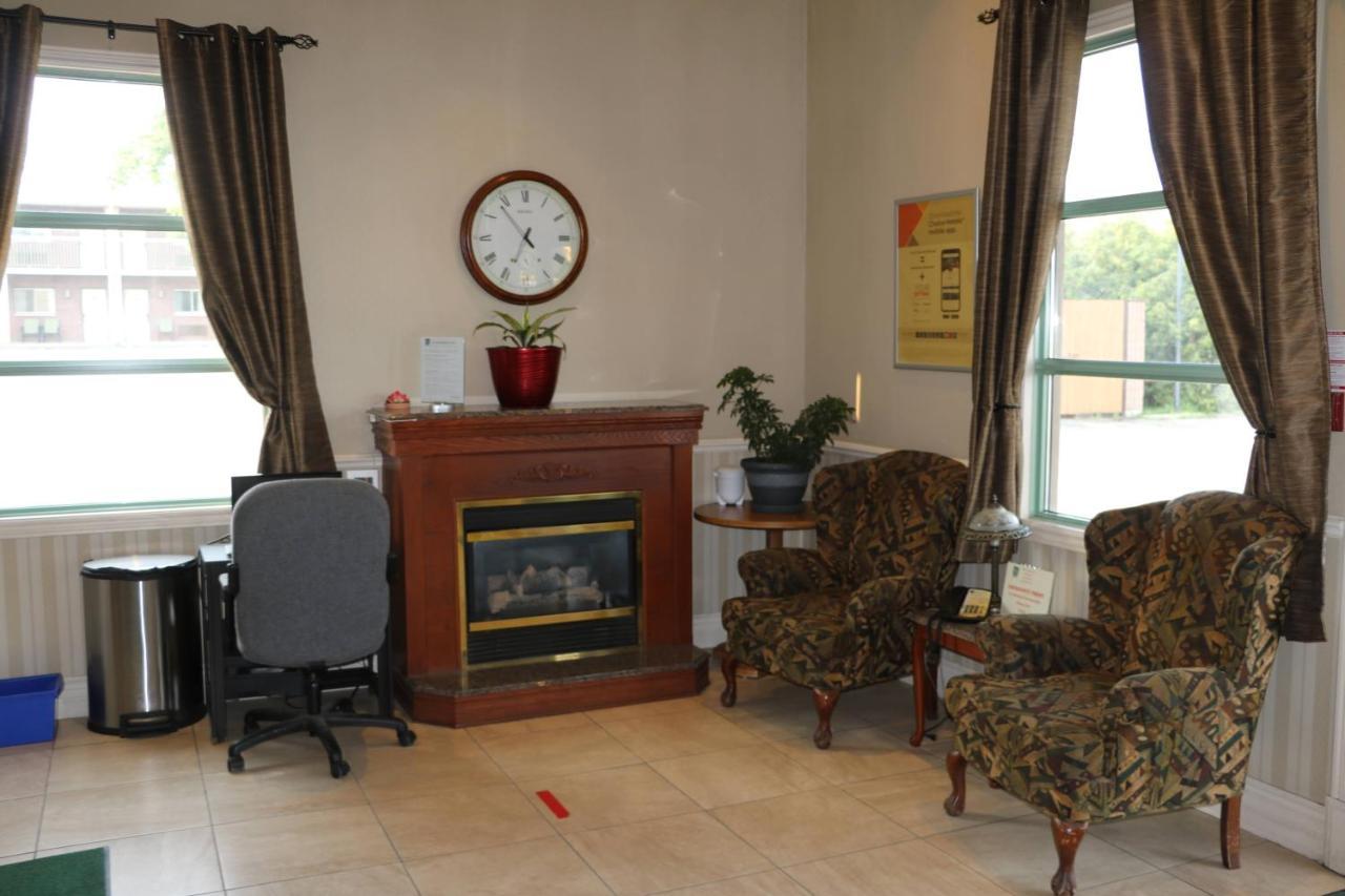 Quality Inn & Suites 1000 Islands Gananoque Εξωτερικό φωτογραφία