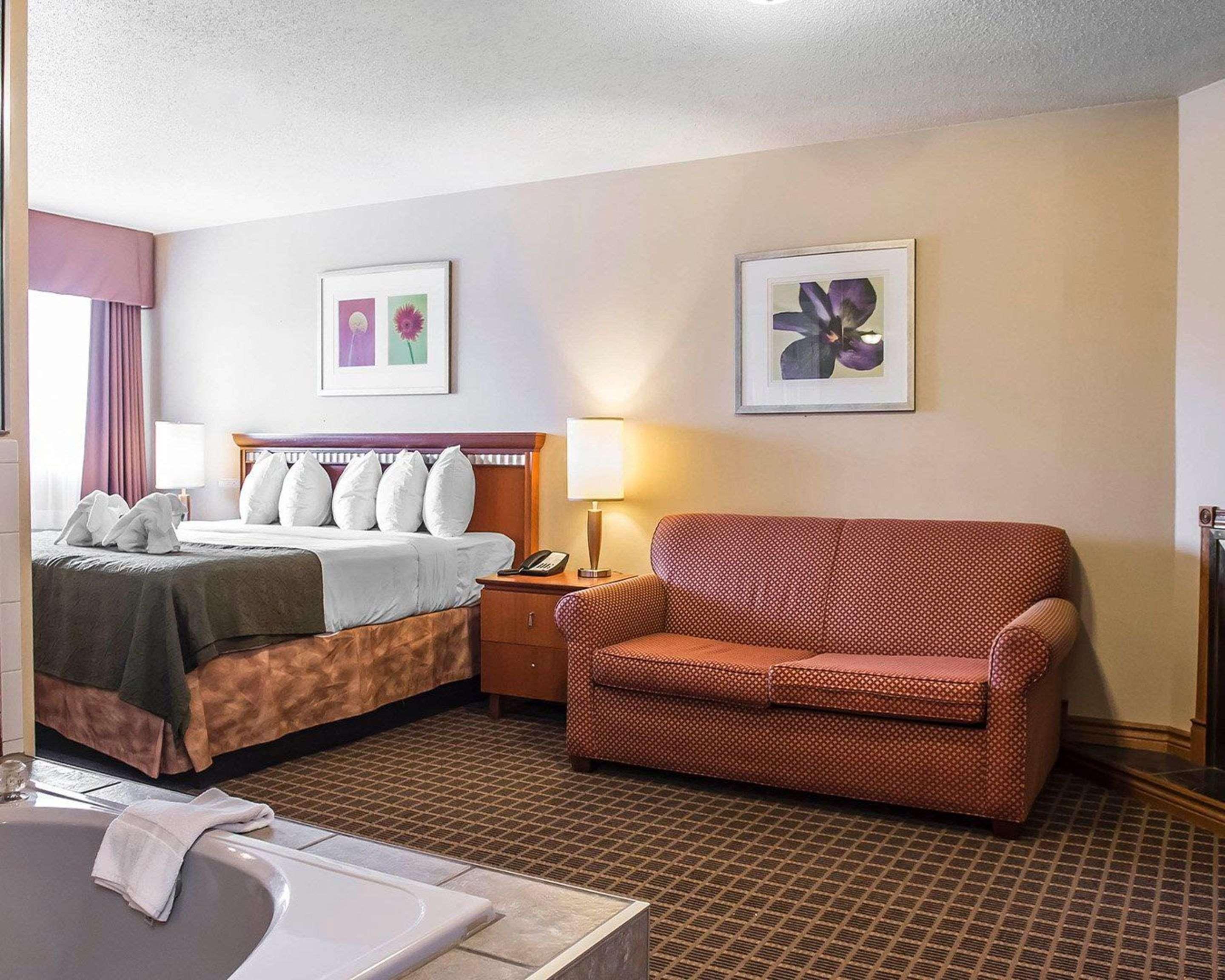 Quality Inn & Suites 1000 Islands Gananoque Εξωτερικό φωτογραφία