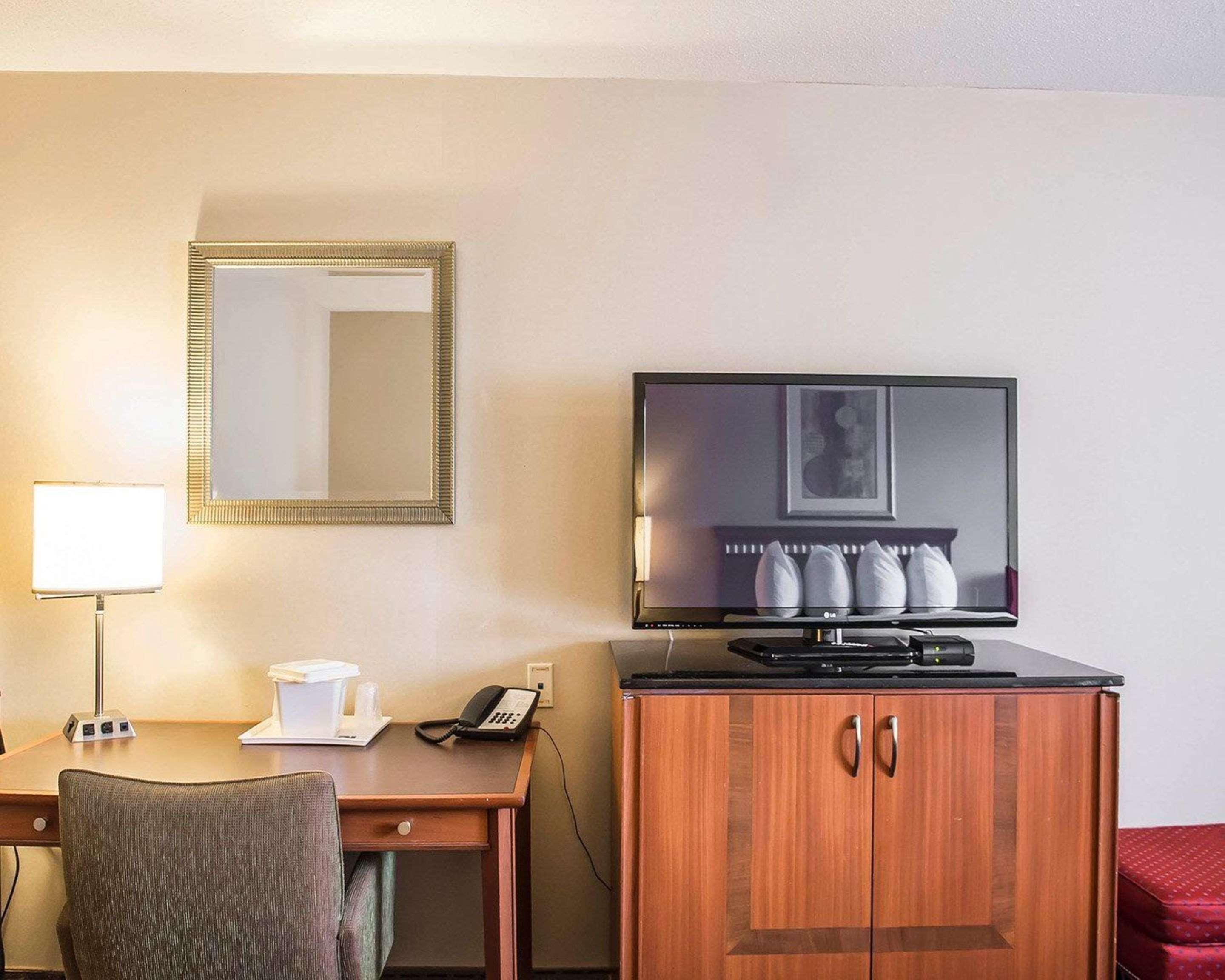 Quality Inn & Suites 1000 Islands Gananoque Εξωτερικό φωτογραφία