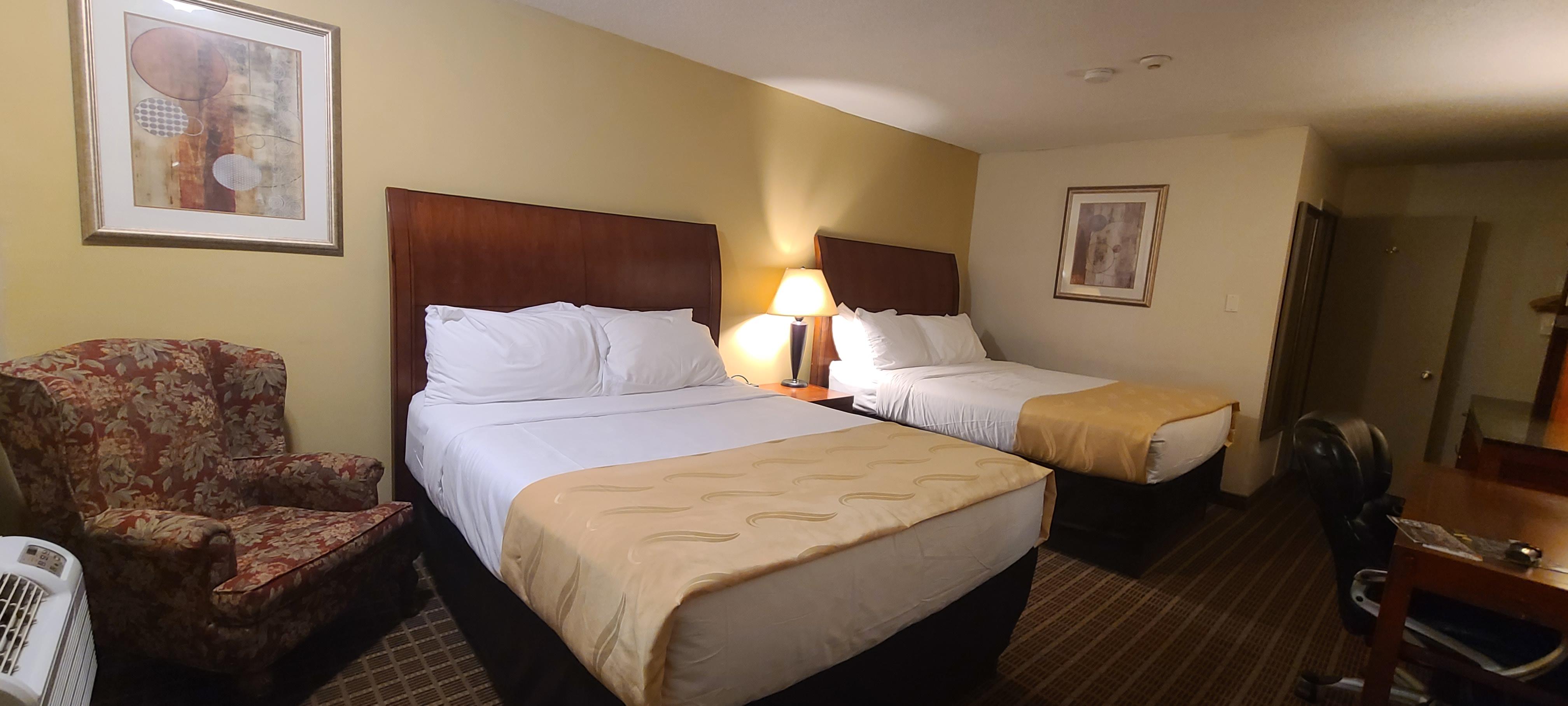 Quality Inn & Suites 1000 Islands Gananoque Εξωτερικό φωτογραφία