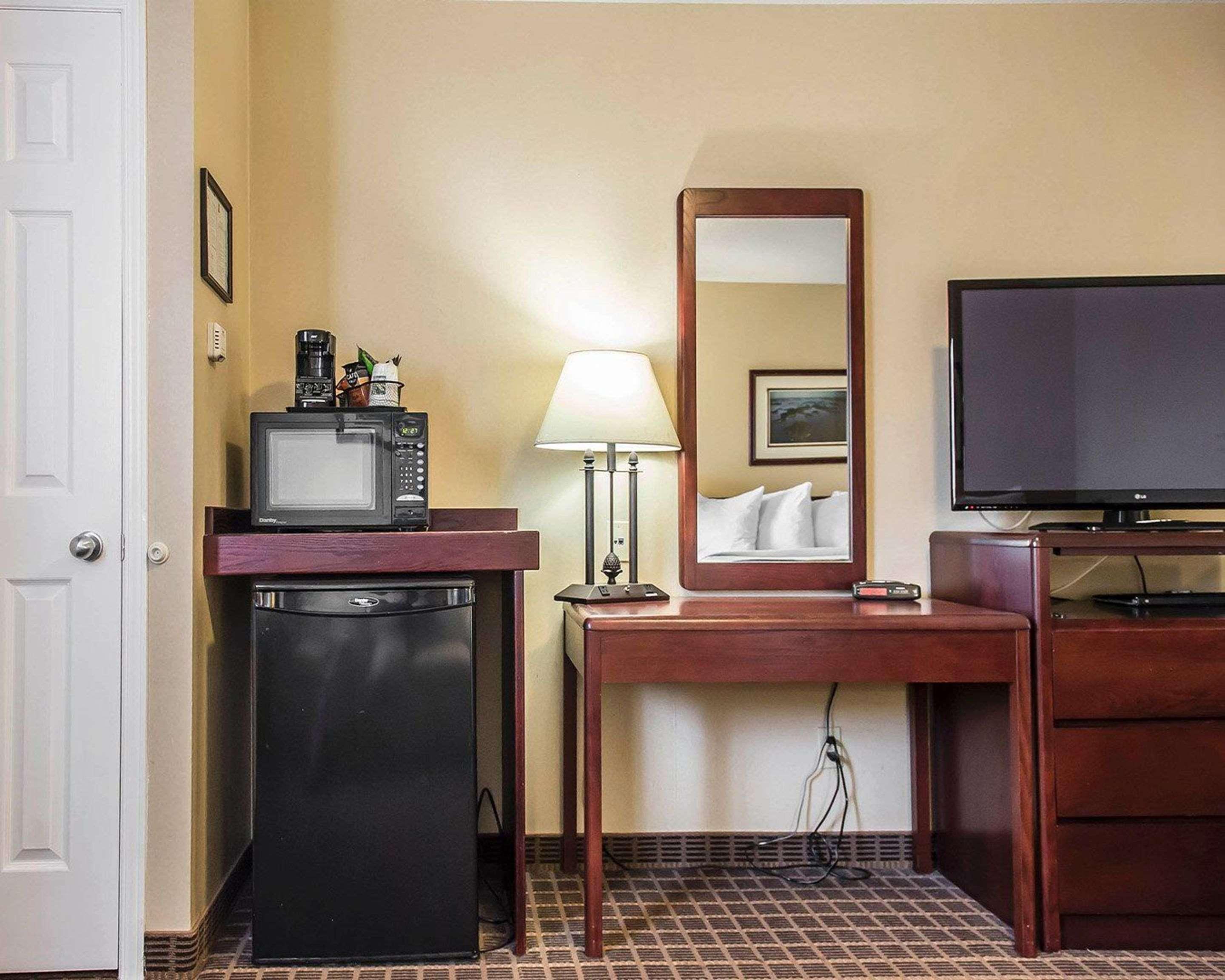 Quality Inn & Suites 1000 Islands Gananoque Εξωτερικό φωτογραφία