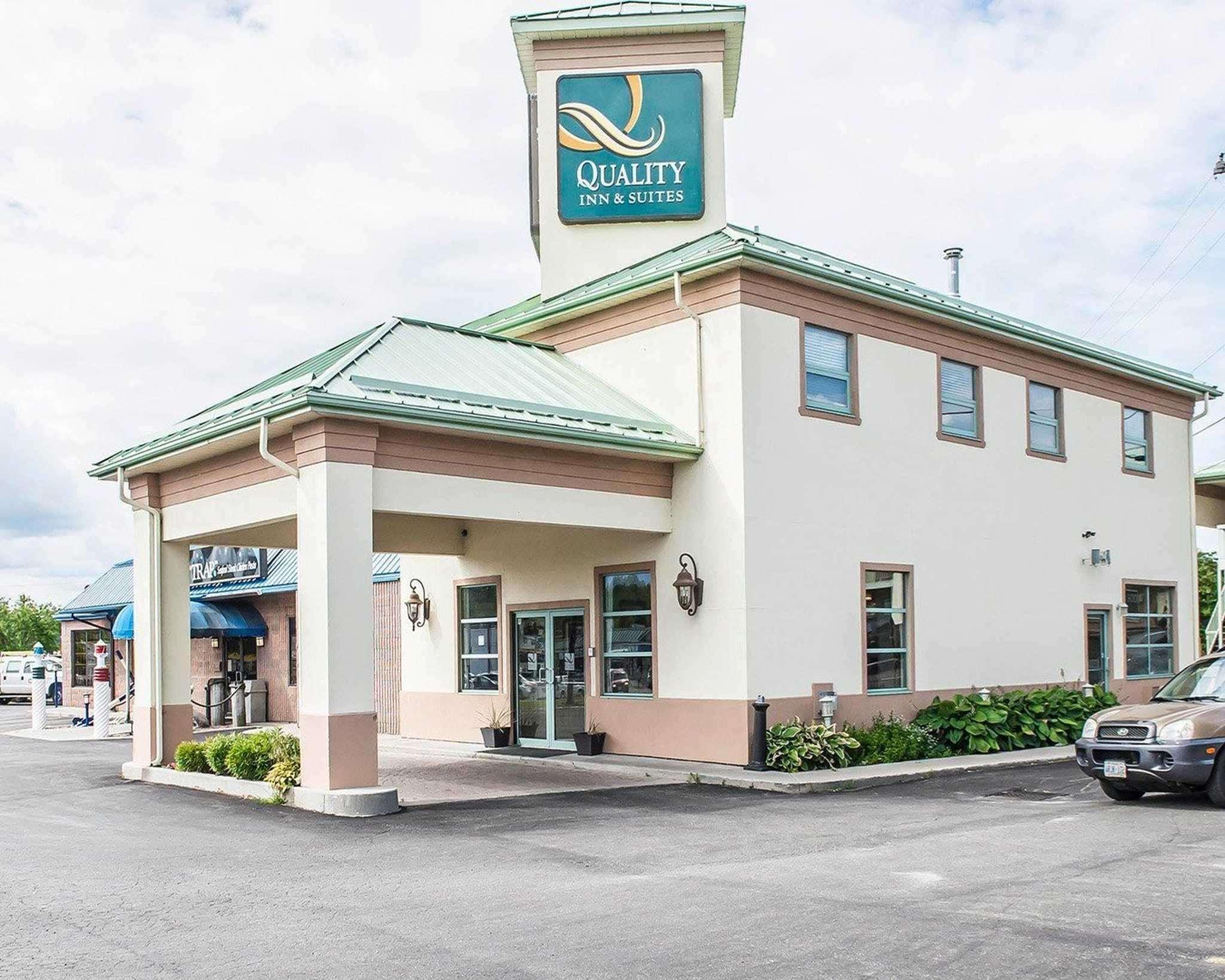 Quality Inn & Suites 1000 Islands Gananoque Εξωτερικό φωτογραφία