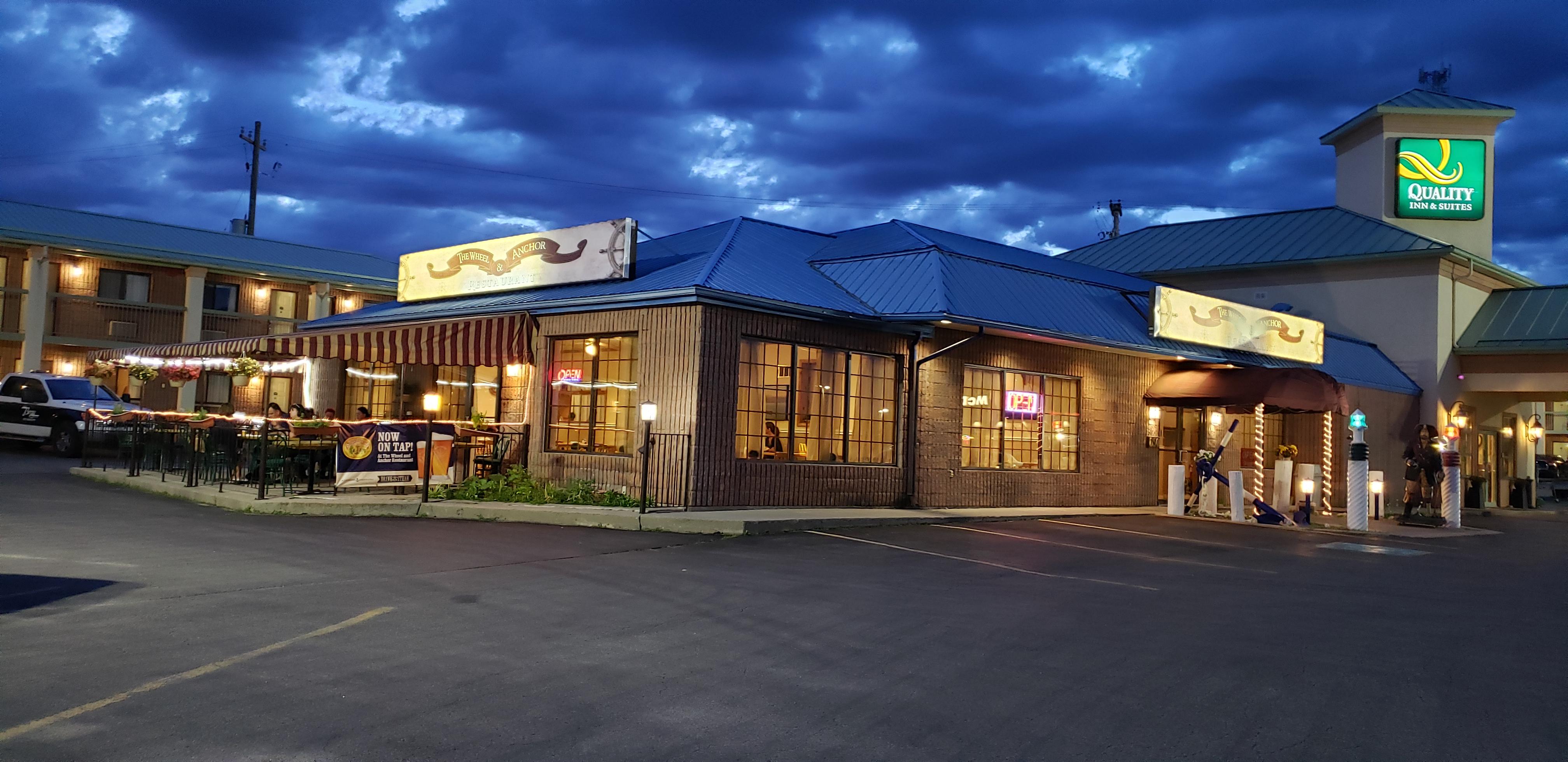 Quality Inn & Suites 1000 Islands Gananoque Εξωτερικό φωτογραφία